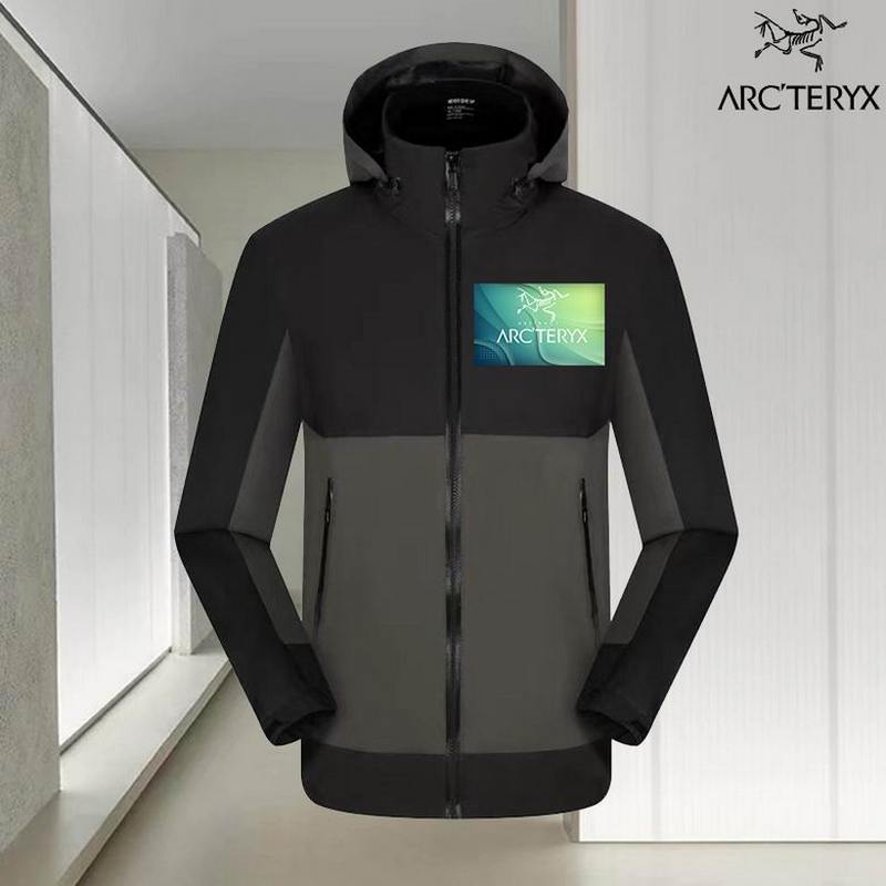 ARC'TERYX Men's Outwear 38